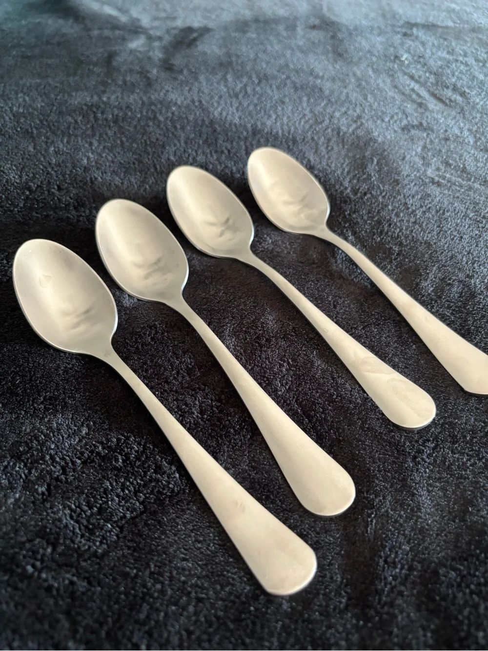 VTG Stainless Steel Spoons Set of 4 - Classic Silver Great Quality Flatwear